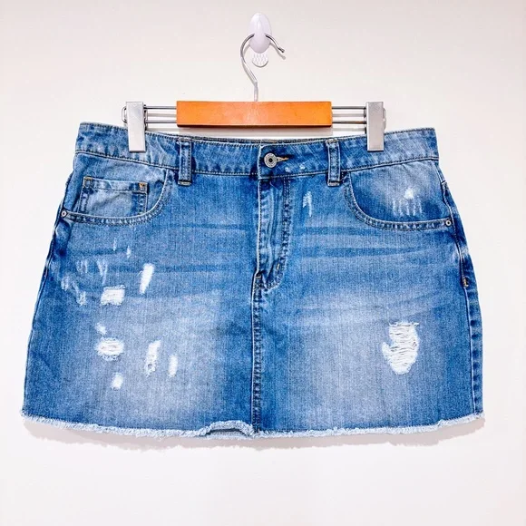 ARDENE Blue denim mini skirt - Picture 1 of 6